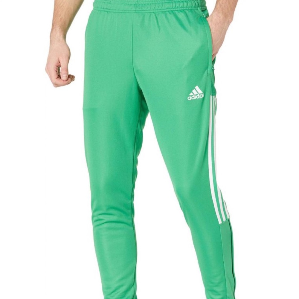 Green tiro 21 size large NEW!